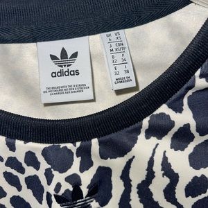Adidas black and beige crop top leopard print.